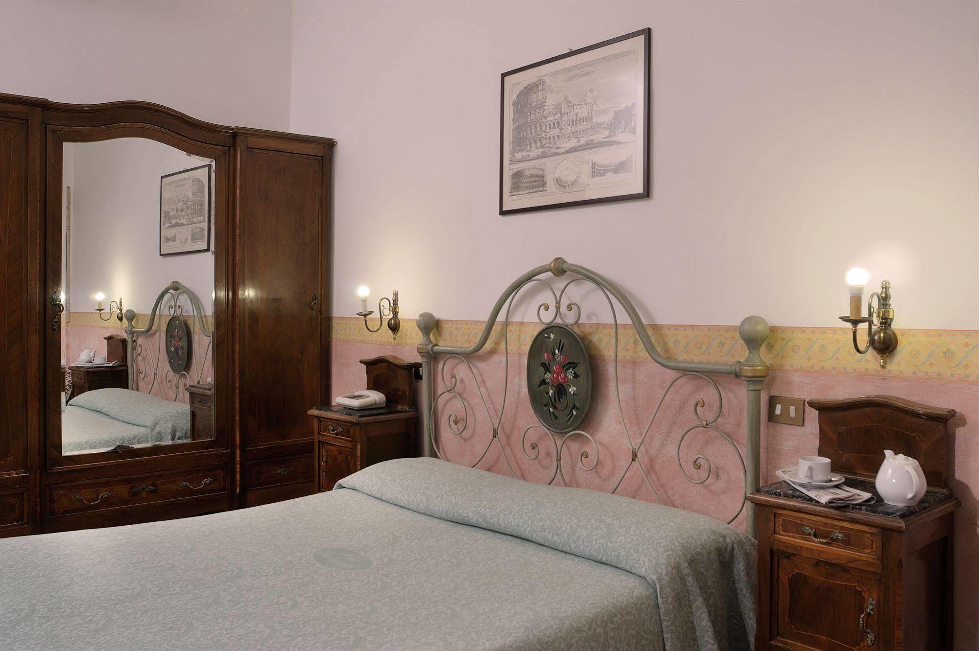 Parlamento Boutique Hotel Рим Екстериор снимка